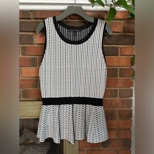 Black and White Sleeveless stretch  Top Size